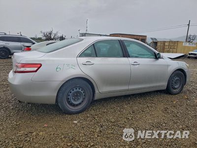Trzecie zdjęcie samochodu z tyłu: 2010 TOYOTA CAMRY BASE VIN:4T1BF3EK9AU053918 - miniatura