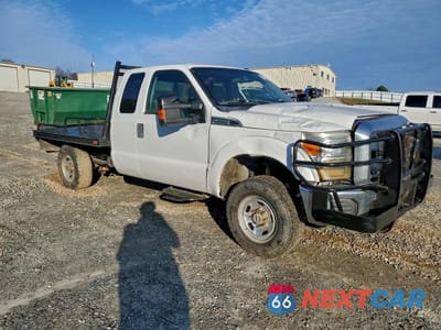 Czwarte zdjęcie samochodu z boku: 2016 FORD F250 FLATBED TRUCK VIN:1FT7X2B61GEC24494 - miniatura