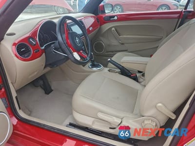 Zdjęcie 7 z 15 samochodu: 2015 VOLKSWAGEN BEETLE 1.8T VIN:3VW507AT1FM801174 - miniatura