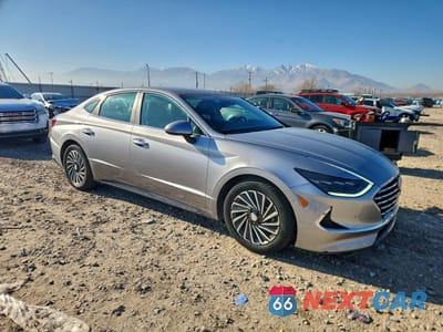 Czwarte zdjęcie samochodu z boku: 2022 HYUNDAI SONATA HYBRID VIN:KMHL54JJ3NA039031 - miniatura