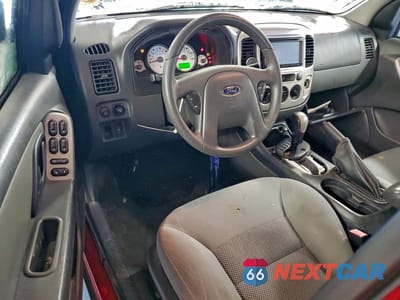 Zdjęcie 8 z 13 samochodu: 2007 FORD ESCAPE VIN:1FMYU03Z37KA30587 - miniatura