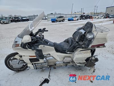 Trzecie zdjęcie samochodu z tyłu: 1996 HONDA GL1500 SE12 VIN:1HFSC2237TA800611 - miniatura