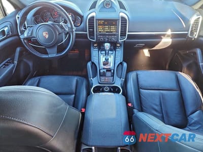 Zdjęcie 8 z 12 samochodu: 2012 PORSCHE CAYENNE VIN:WP1AA2A20CLA10039 - miniatura