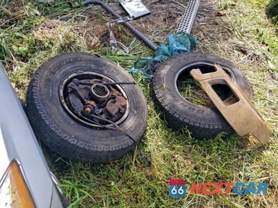 Zdjęcie 12 z 12 samochodu: 2004 CHEVROLET SILVERADO K3500 VIN:1GCJK33244F264001 - miniatura