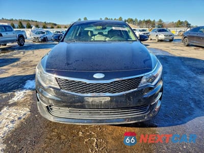 Piąte zdjęcie samochodu w środku: 2017 KIA OPTIMA LX VIN:5XXGT4L37HG131312 - miniatura