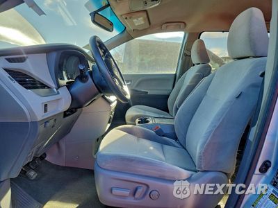 Zdjęcie 7 z 15 samochodu: 2017 TOYOTA SIENNA LE VIN:5TDKZ3DCXHS851011 - miniatura