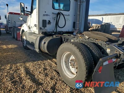 Zdjęcie 9 z 10 samochodu: 2019 KENWORTH T680 SEMI TRUCK VIN:1XKYA48X7KJ297195 - miniatura