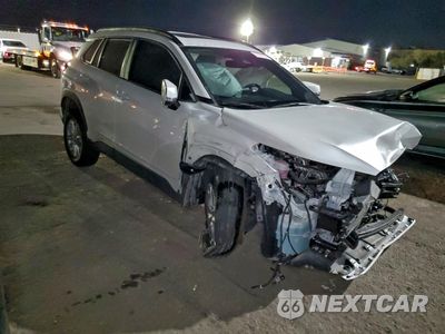 Czwarte zdjęcie samochodu z boku: 2023 TOYOTA COROLLA CROSS LE VIN:7MUBAAAG8PV051525 - miniatura