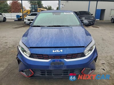 Piąte zdjęcie samochodu w środku: 2024 KIA FORTE GT LINE VIN:3KPF54AD4RE760473 - miniatura