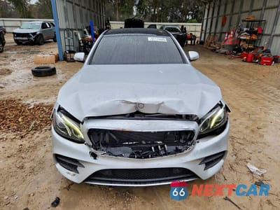 Piąte zdjęcie samochodu w środku: 2017 MERCEDES-BENZ E 300 4MATIC VIN:WDDZF4KB2HA124987 - miniatura