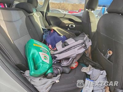 Zdjęcie 10 z 12 samochodu: 2018 KIA SOUL + VIN:KNDJP3A53J7561247 - miniatura