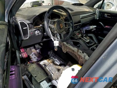 Zdjęcie 8 z 12 samochodu: 2023 PORSCHE CAYENNE BASE VIN:WP1AA2AY2PDA05400 - miniatura