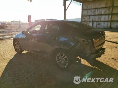 Drugie zdjęcie samochodu z przodu: 2017 TOYOTA YARIS IA VIN:3MYDLBYVXHY189327 - miniatura