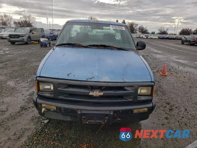 Piąte zdjęcie samochodu w środku: 1997 CHEVROLET S TRUCK S10 VIN:1GCCS14X8V8124062 - miniatura