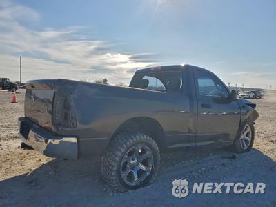 Trzecie zdjęcie samochodu z tyłu: 2018 RAM 1500 ST VIN:3C6JR6AT6JG178053 - miniatura