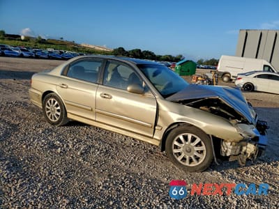 Czwarte zdjęcie samochodu z boku: 2004 HYUNDAI SONATA GLS VIN:KMHWF35H44A926308 - miniatura