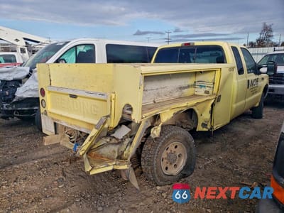 Trzecie zdjęcie samochodu z tyłu: 2004 FORD F250 UTILITY / SERVICE TRUCK VIN:1FTNX21S74ED18610 - miniatura