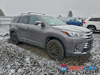 Czwarte zdjęcie samochodu z boku: 2017 TOYOTA HIGHLANDER LIMITED VIN:5TDDZRFH4HS466421 - miniatura