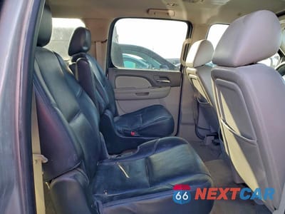 Zdjęcie 11 z 12 samochodu: 2011 CHEVROLET SUBURBAN K1500 LT VIN:1GNSKJE35BR306810 - miniatura