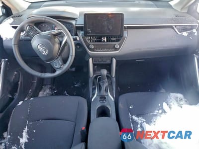 Zdjęcie 8 z 12 samochodu: 2024 TOYOTA COROLLA CROSS LE VIN:7MUCAABG6RV100825 - miniatura