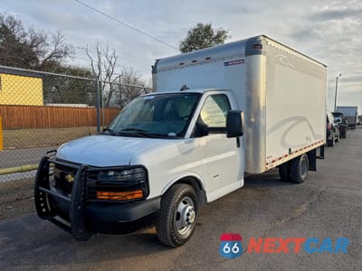 Drugie zdjęcie samochodu z przodu: 2020 CHEVROLET EXPRESS G3500 VIN:1GB3GSCG1L1140297 - miniatura