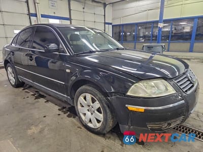 Czwarte zdjęcie samochodu z boku: 2003 VOLKSWAGEN PASSAT VIN:WVWTH63B63P283294 - miniatura