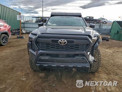 Piąte zdjęcie samochodu w środku: 2024 TOYOTA TACOMA DOUBLE CAB VIN:3TMLB5JN7RM066778 - miniatura