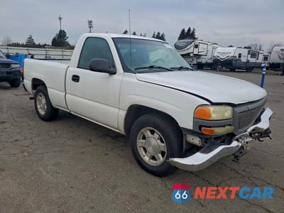 Czwarte zdjęcie samochodu z boku: 2003 GMC NEW SIERRA C1500 VIN:1GTEC14V13Z348575 - miniatura