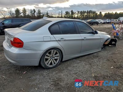 Trzecie zdjęcie samochodu z tyłu: 2006 BMW 325 I VIN:WBAVB13566PS65418 - miniatura
