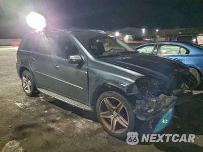Czwarte zdjęcie samochodu z boku: 2010 MERCEDES-BENZ GL 550 4MATIC VIN:4JGBF8GE3AA598647 - miniatura