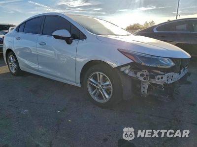 Czwarte zdjęcie samochodu z boku: 2017 CHEVROLET CRUZE LT VIN:1G1BE5SM0H7192037 - miniatura