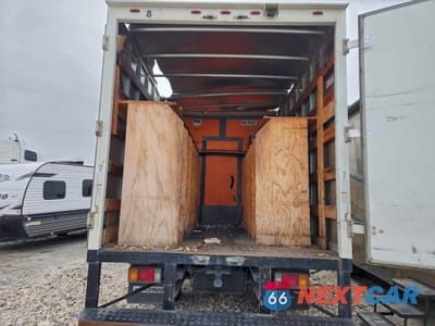 Zdjęcie 10 z 13 samochodu: 2019 ISUZU NPR HD REFRIGERATED BOX TRUCK VIN:54DC4W1B7KS803573 - miniatura