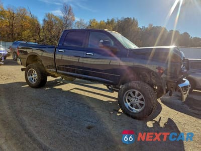 Czwarte zdjęcie samochodu z boku: 2016 RAM 2500 SLT VIN:3C6UR5DL9GG160707 - miniatura