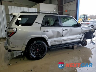 Trzecie zdjęcie samochodu z tyłu: 2024 TOYOTA 4RUNNER TRD OFF-ROAD PREMIUM VIN:JTERU5JR5R6294314 - miniatura