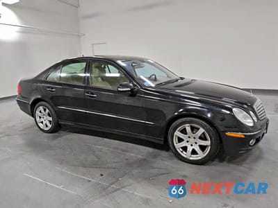 Czwarte zdjęcie samochodu z boku: 2008 MERCEDES-BENZ E 350 4MATIC VIN:WDBUF87X58B338090 - miniatura