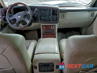 Zdjęcie 8 z 13 samochodu: 2005 CADILLAC ESCALADE ESV VIN:3GYFK66NX5G288522 - miniatura