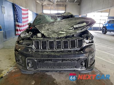 Piąte zdjęcie samochodu w środku: 2025 JEEP GRAND CHEROKEE OVERLAND VIN:1C4RJHDGXS8718797 - miniatura