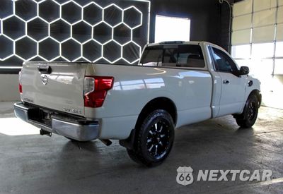 Trzecie zdjęcie samochodu z tyłu: 2017 NISSAN TITAN S VIN:1N6AA1R87HN548279 - miniatura