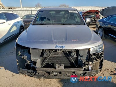 Piąte zdjęcie samochodu w środku: 2019 JEEP GRAND CHEROKEE LAREDO VIN:1C4RJFAG9KC627042 - miniatura