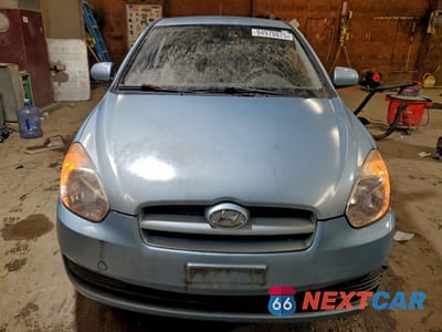 Piąte zdjęcie samochodu w środku: 2010 HYUNDAI ACCENT BLUE VIN:KMHCM3AC6AU160076 - miniatura