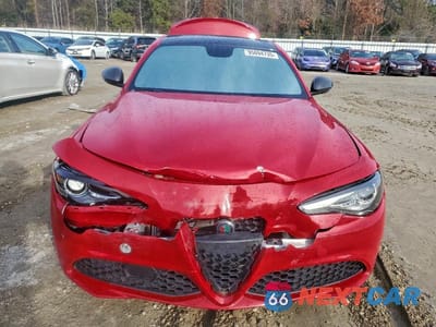 Piąte zdjęcie samochodu w środku: 2019 ALFA ROMEO GIULIA VIN:ZARFAMAN7K7621972 - miniatura