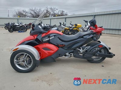 Trzecie zdjęcie samochodu z tyłu: 2009 CAN-AM SPYDER ROADSTER VIN:2BXJAXA129V001498 - miniatura