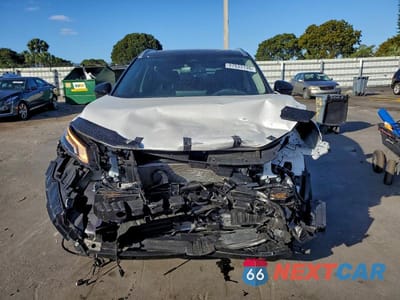 Piąte zdjęcie samochodu w środku: 2025 NISSAN ROGUE PLATINUM VIN:JN8BT3DD4SW306086 - miniatura
