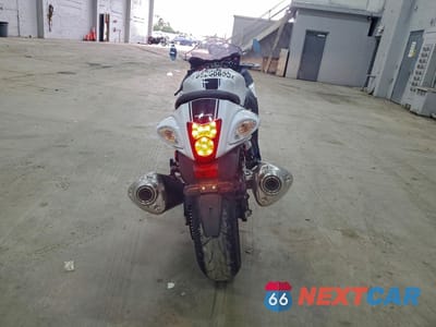 Czwarte zdjęcie samochodu z boku: 2017 SUZUKI GSX1300 RA VIN:JS1GX72B2H2101441 - miniatura
