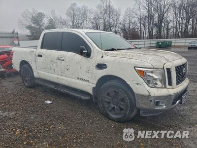 Czwarte zdjęcie samochodu z boku: 2017 NISSAN TITAN SV VIN:1N6AA1E54HN573619 - miniatura