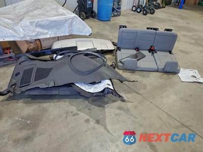 Zdjęcie 12 z 16 samochodu: 2022 GMC YUKON SLT VIN:1GKS1BKD3NR312080 - miniatura