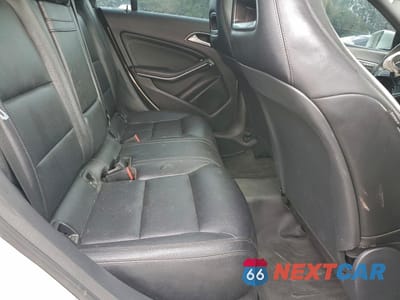 Zdjęcie 10 z 14 samochodu: 2015 MERCEDES-BENZ CLA 250 VIN:WDDSJ4EBXFN184372 - miniatura