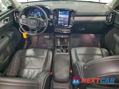Zdjęcie 8 z 14 samochodu: 2025 VOLVO XC40 CORE VIN:YV4L12UJ5S2576650 - miniatura