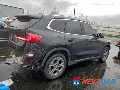 Trzecie zdjęcie samochodu z tyłu: 2023 BMW X1 XDRIVE28I VIN:WBX73EF0XP5V99483 - miniatura