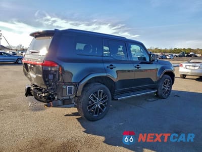 Trzecie zdjęcie samochodu z tyłu: 2025 LEXUS GX 550 PREMIUM/PREMIUM+ VIN:JTJTBCDXXS5061875 - miniatura